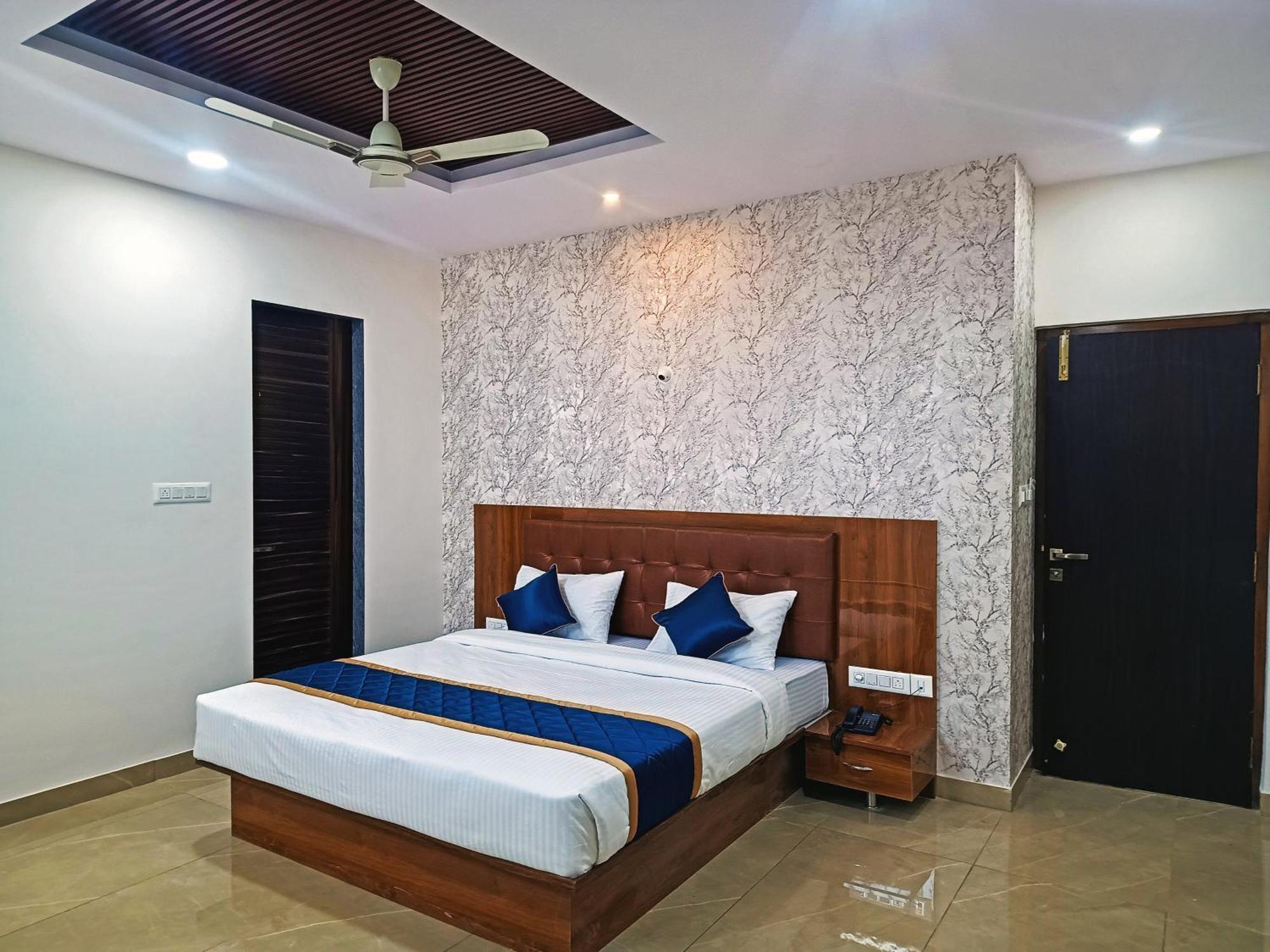Hotel Achhu Palace Bangalore Ngoại thất bức ảnh